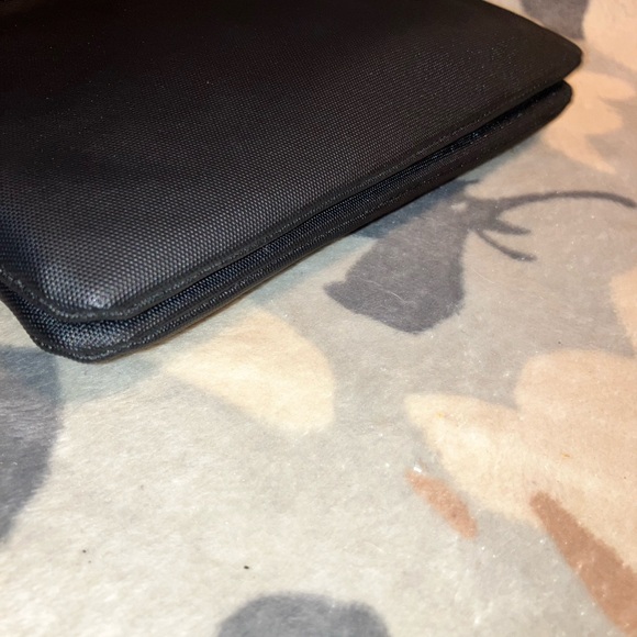 Lululemon - Picture 5 of 6